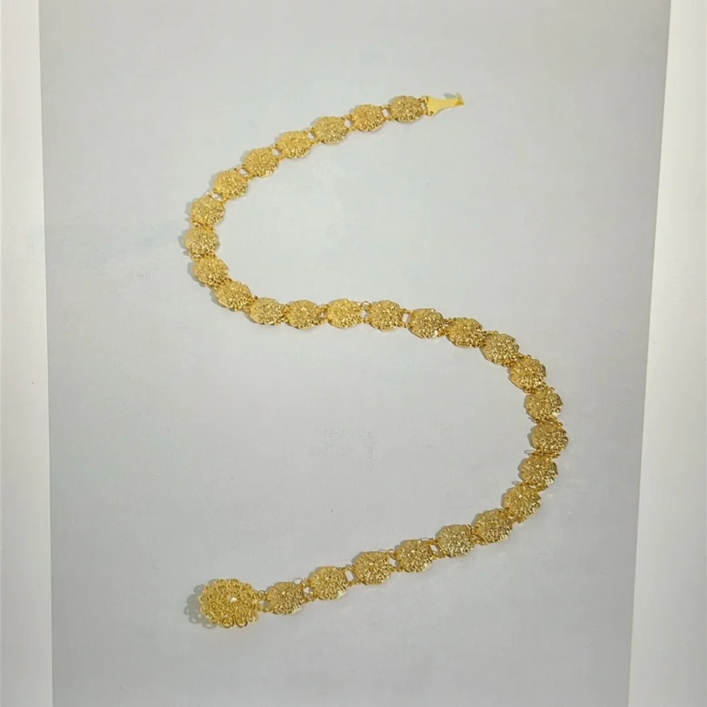 Women’s flower decor chain belt
